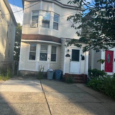 602 Avenue E, Bayonne, NJ 07002