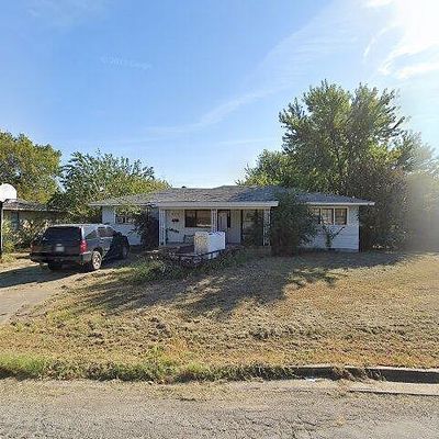 611 Crutchmer Ave, Okmulgee, OK 74447