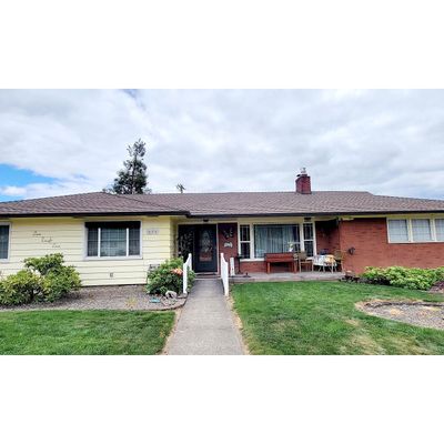 611 E 3 Rd Ave, Riddle, OR 97469