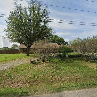 611 W Georgia Ave, Pilot Point, TX 76258