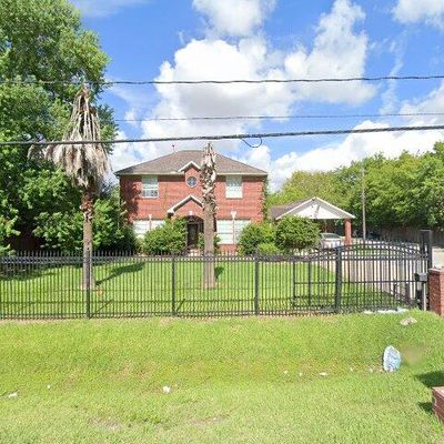 6131 E Houston Rd, Houston, TX 77028