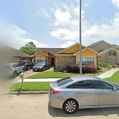 7835 Saintes Cir, Houston, TX 77071