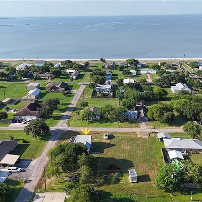 802 W Baltimore Ave, Seadrift, TX 77983