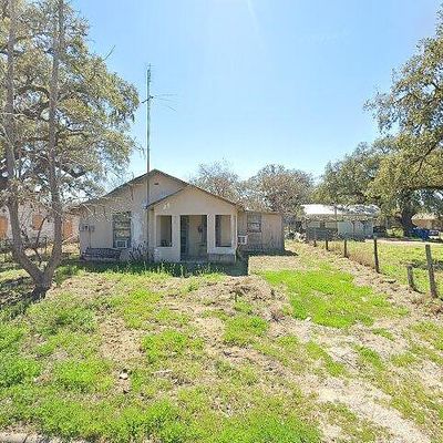 808 Bowen St, Pleasanton, TX 78064