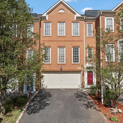 8089 Samuel Wallis St, Lorton, VA 22079