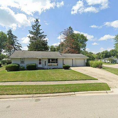 820 Crest View Trl, Byron, IL 61010