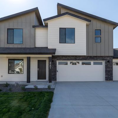 8201 E Sunray Dr, Nampa, ID 83687