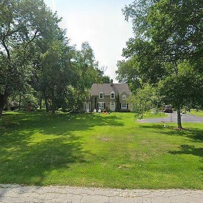 825 Lone Tree Rd, Elm Grove, WI 53122