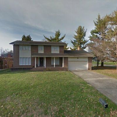 8303 Nottingham Pkwy, Louisville, KY 40222