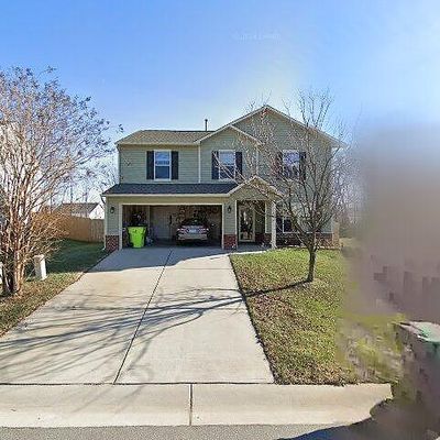 704 Collington Dr, Mebane, NC 27302