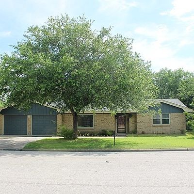 704 N Nueces St, Port Lavaca, TX 77979