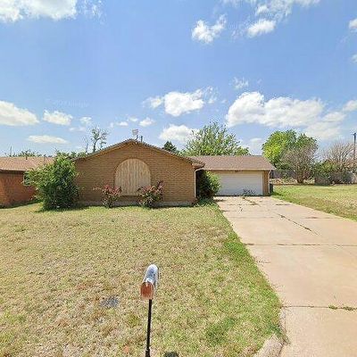 707 37 Th St, Woodward, OK 73801