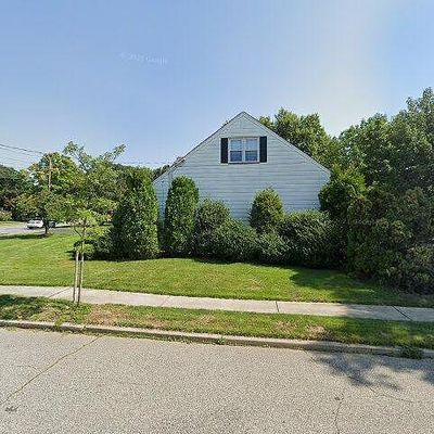 71 Country Ln, Clifton, NJ 07013