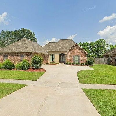 7326 Lakeland Dr, Zachary, LA 70791