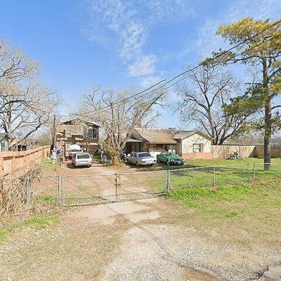 7349 Schultz Rd, Elmendorf, TX 78112