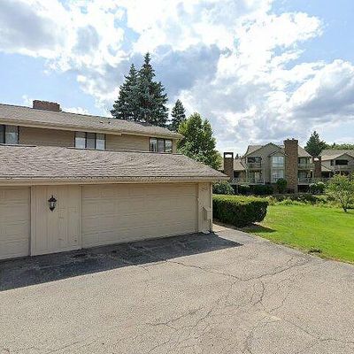 7375 Creek View Ct, West Bloomfield, MI 48322