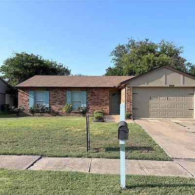 7414 Sandhurst Ln N, North Richland Hills, TX 76182