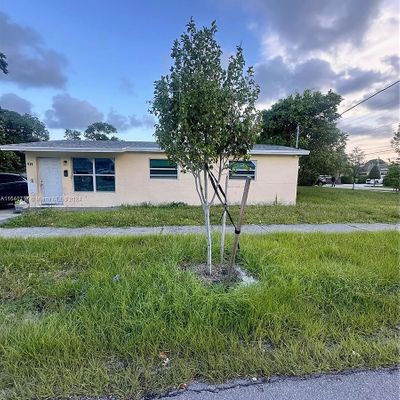 918 Nw 2 Nd Ave, Hallandale Beach, FL 33009