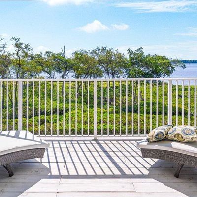 92 N Lakeshore Dr, Hypoluxo, FL 33462