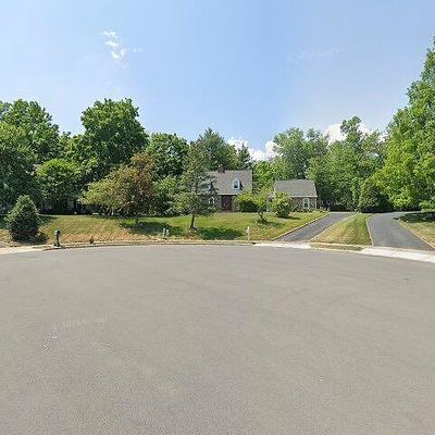 9 Kings Ct, Pennington, NJ 08534