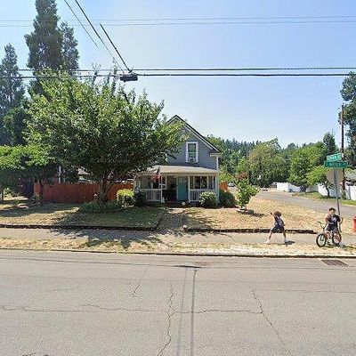 900 S Water St, Silverton, OR 97381