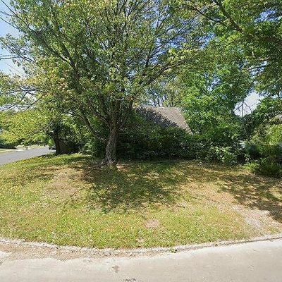 1 Calvin Ave, Ewing, NJ 08618