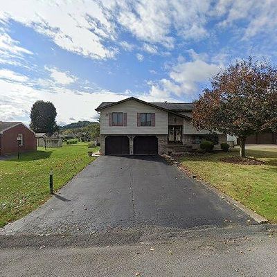 1 Moreland Dr, Leechburg, PA 15656