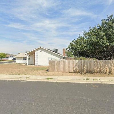 1001 E Terrace Dr, Hanford, CA 93230