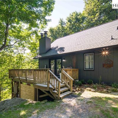 101 Maple Ln, Beech Mountain, NC 28604