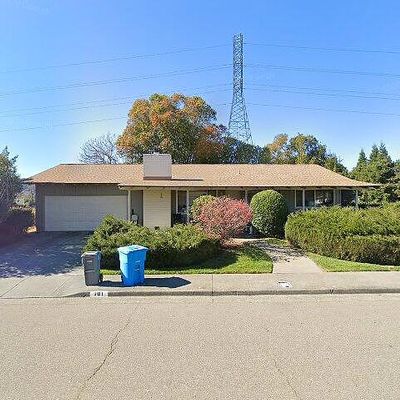 101 Oak Shadow Dr, Santa Rosa, CA 95409