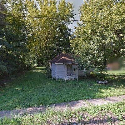 1010 Cutler St, Benton, IL 62812