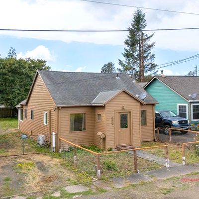 1010 Grove Ave, Tillamook, OR 97141