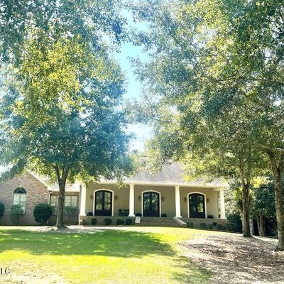 102 Nutbush Dr, Carriere, MS 39426