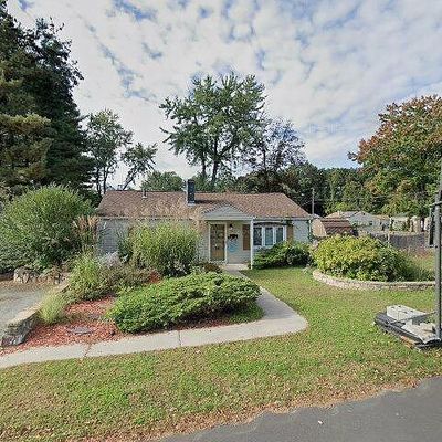 102 Pembroke St, Springfield, MA 01104