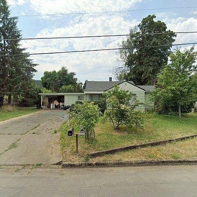 1033 Tyler Ave, Cottage Grove, OR 97424