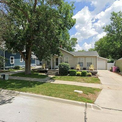 104 N D St, Indianola, IA 50125