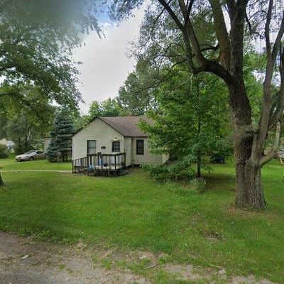 1040 Thomas Ave, Benton Harbor, MI 49022