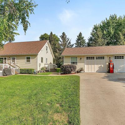 105 33 Rd St Nw, Willmar, MN 56201