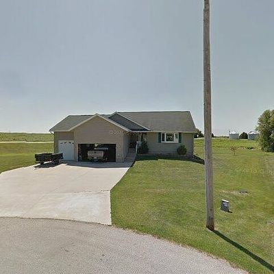 105 6 Th Ave W, Walford, IA 52351