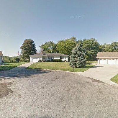 105 Sunset Dr, Anamosa, IA 52205