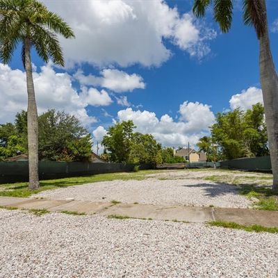 1055 7 Th Ave N, Naples, FL 34102