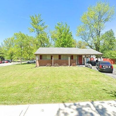 11117 Mars Ln, Maryland Heights, MO 63043