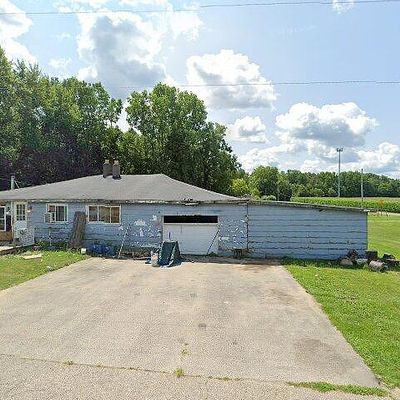 1118 E Glendora Rd, Buchanan, MI 49107