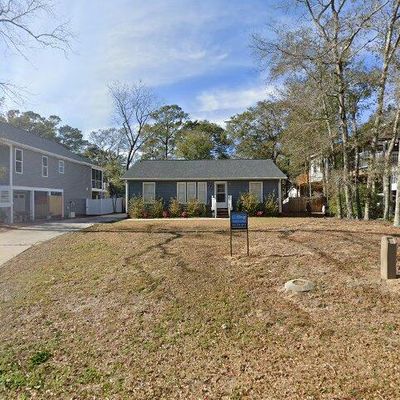 113 Se 12th Street Oak Island, Island, NC 28465