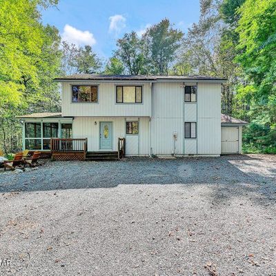 113 Sweet Briar Rd, Pocono Pines, PA 18350