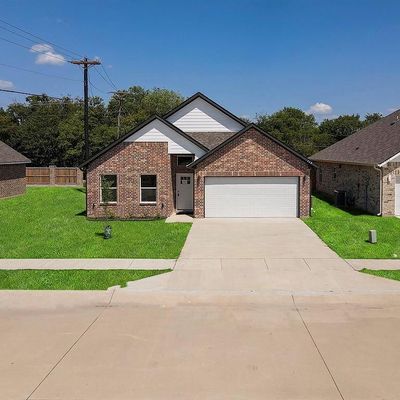 115 Hesed St, Greenville, TX 75402