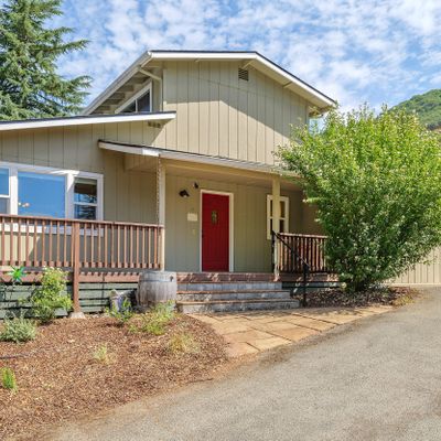 1165 Ne Beacon Dr, Grants Pass, OR 97526