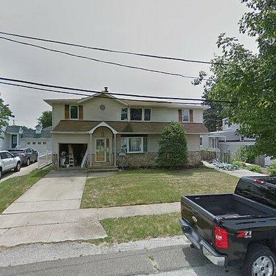 117 Fir St, Lindenhurst, NY 11757