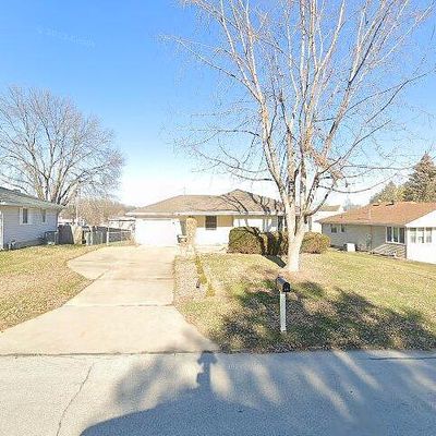 120 Thomas Ave, Maquoketa, IA 52060