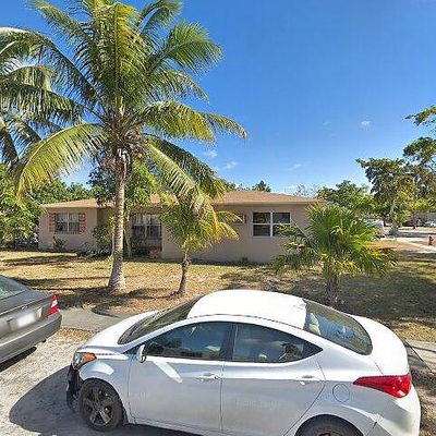 1200 Ne 137 Th Ter, North Miami, FL 33161